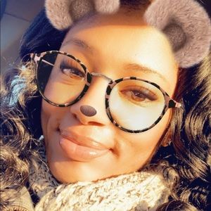 Meet your Posher, Courtney